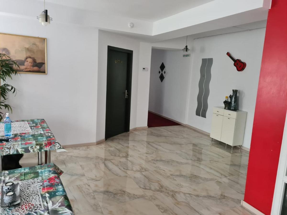 Pensiunea Riccardo Brasov Ngoại thất bức ảnh